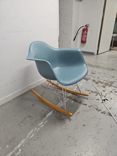 Chaise de réunion Vitra avec accoudoirs