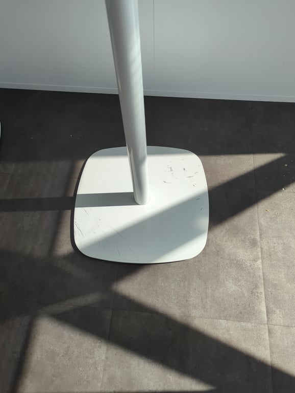 Mange-debout rectangulaire
