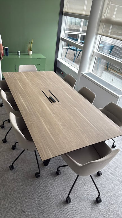 Chaise de réunion en coque avec roulettes