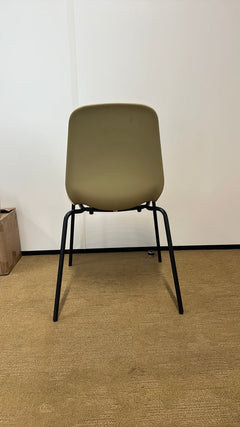 Chaise de réunion IKEA Skalsta Coque plastique - arriere