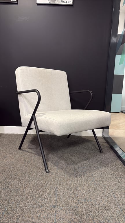 Fauteuil tissu gris clair et métal - 3-4