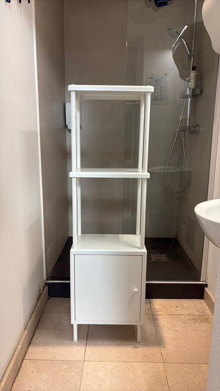 Rangement en métal blanc avec portes battantes - 3-4
