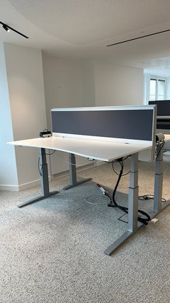 Bureau réglable 180x80 Bene - Level lift - avec cloison - 3-4