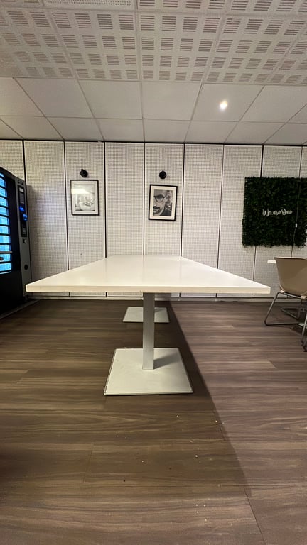 Table rectangulaire 240x100 blanche - ambiance