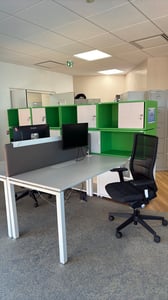 Bureau droit 160x75 avec accès