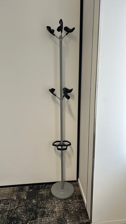 Porte-manteaux en métal gris - 3-4