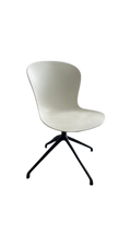 Chaise de réunion avec dossier plein et piètement étoile