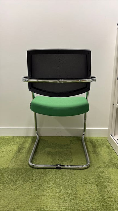 Chaise de réunion avec dossier résille et piètement luge