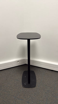 Table basse ovale en métal noir - 3-4