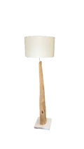 Luminaire sur pied en bois