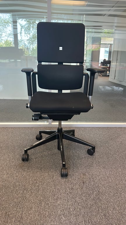 Fauteuil de bureau Steelcase noir - face