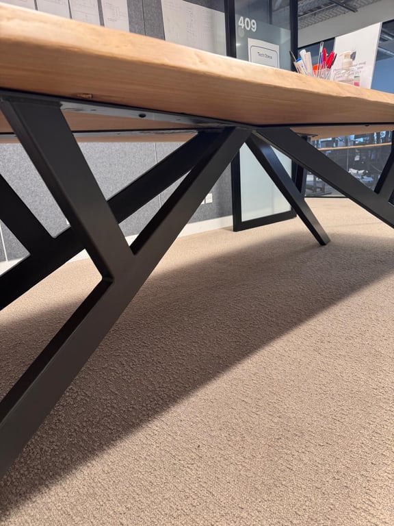 Table de réunion 500x120 avec accès intégré