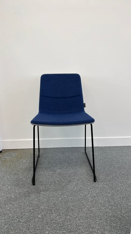 Chaise de réunion Narbutas - Modèle sans accoudoirs - face