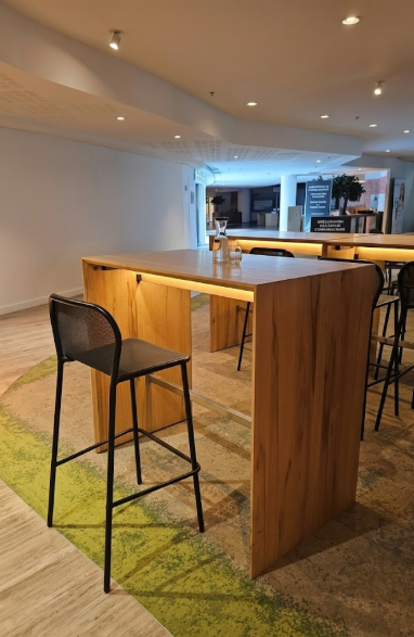 Table haute 110x70x120 Chêne