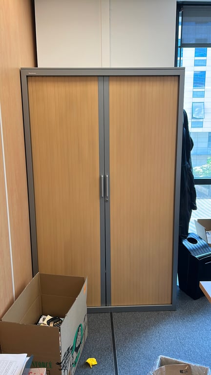 Armoire haute à portes coulissantes - face