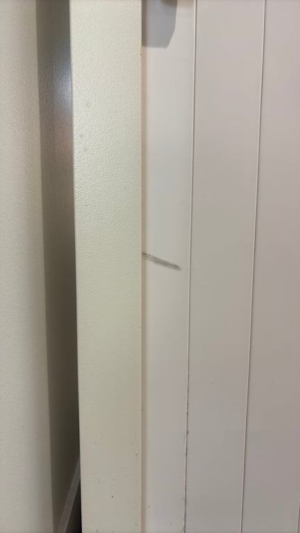 Armoire basse en métal avec portes à rideaux