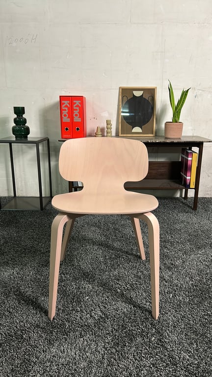 Chaise de cafétéria La chaise Française H10 Bois - face