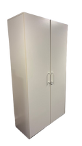 Armoire haute à portes battantes