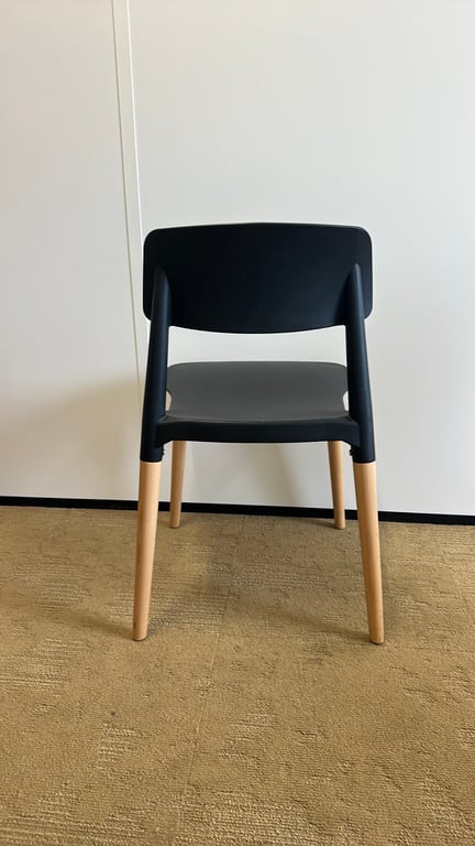 Chaise de cafétéria plastique noir - arriere