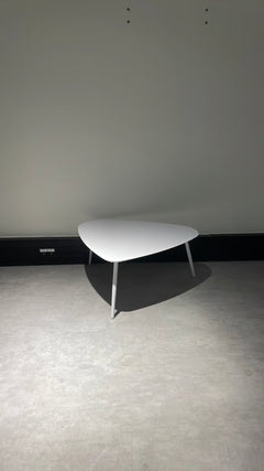 Table basse en métal, blanche