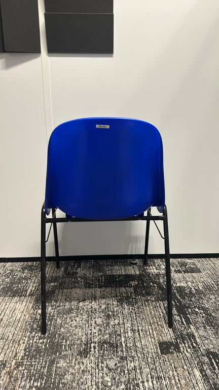 Chaise de cafétéria Manutan Bleu - arriere