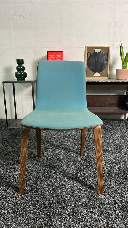 Chaise de cafétéria Arper Aava 02 - face