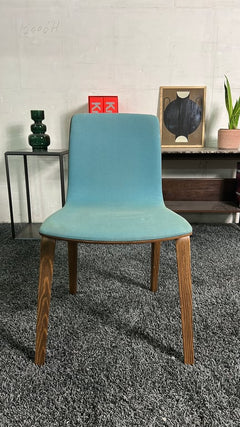 Chaise de cafétéria Arper Aava 02 - face