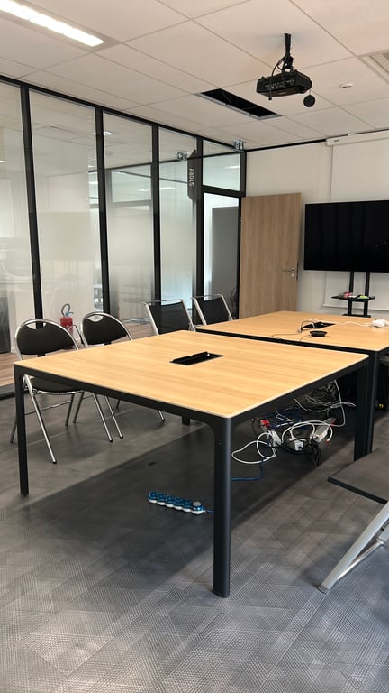 Bureau multiposte 140x140 chêne et métal noir - 3-4