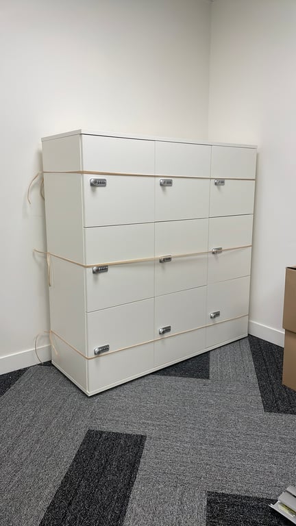 Casier en bois avec fermeture à code