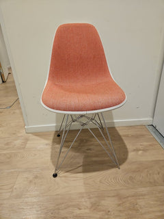 Chaise de réunion Vitra en tissu Froly