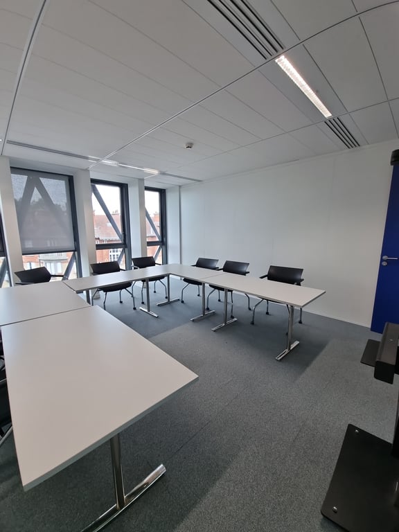 Table polyvalente rectangulaire avec roulettes