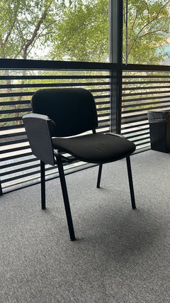 Chaise de réunion avec tablette noire - 3-4