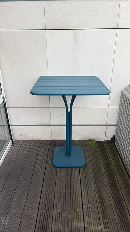 Table d'extérieur rectangulaire en métal