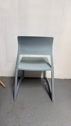 Chaise de cafétéria empilable avec piètement luge - ambiance