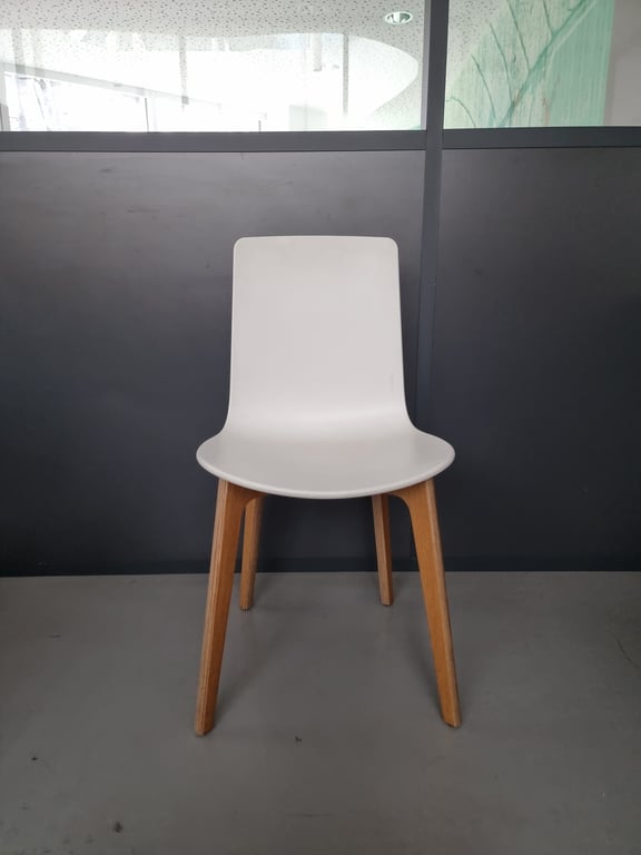 Chaise de cafétéria Enea design