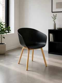 Chaise de réunion - coque plastique noir et pieds couleur chêne