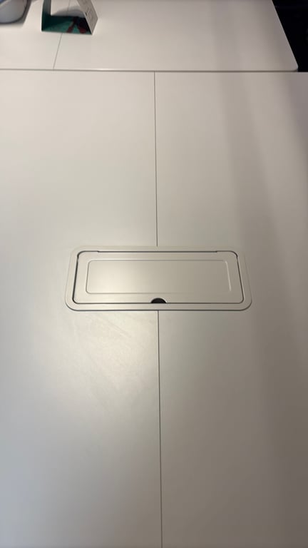 Table de réunion 140x140 Ikea - Bekant - 3-4