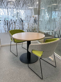 Chaise de réunion Narbutas avec accoudoirs