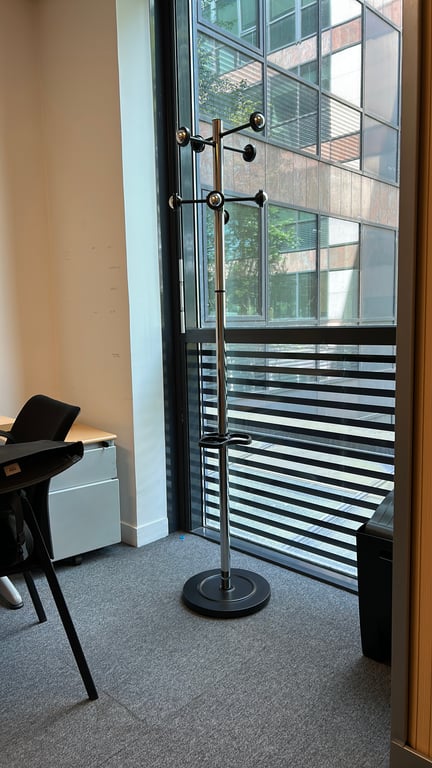 Porte-manteau en métal - 3-4
