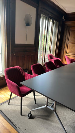 Chaise de réunion Alinéa Coque Rouge - ambiance