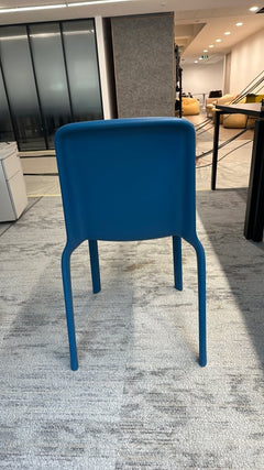 Chaise de cafétéria empilable et durable - ambiance