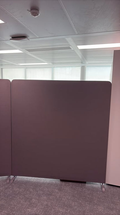 Cloison avec tissu gris clair