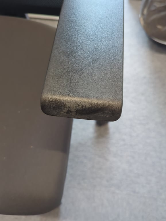 Fauteuil de bureau en résille, piètement étoile