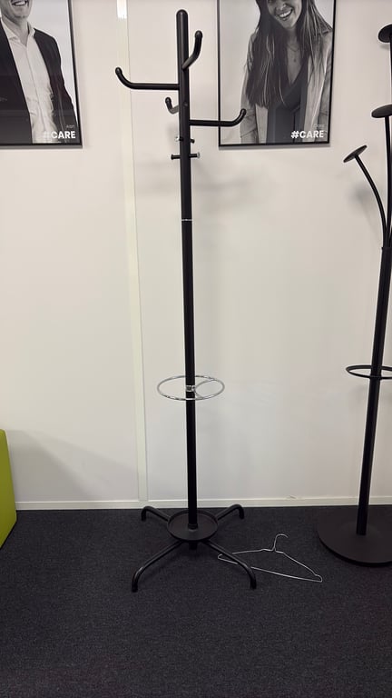 Porte-manteaux plastique noir - 3-4