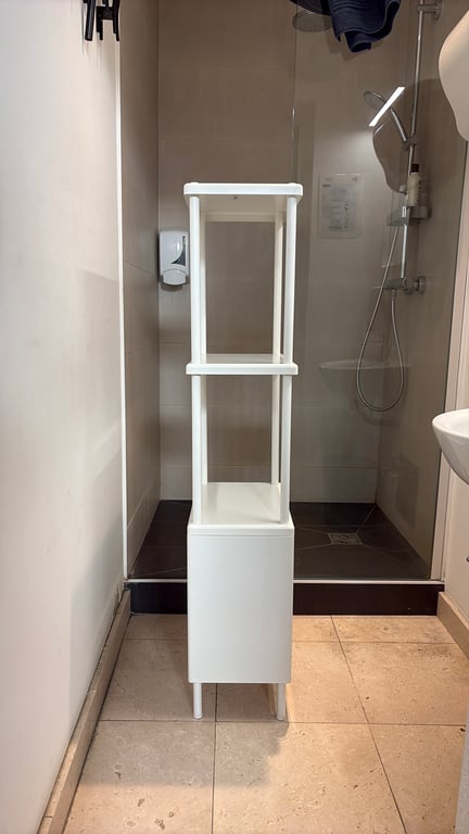 Rangement en métal blanc avec portes battantes - 3-4