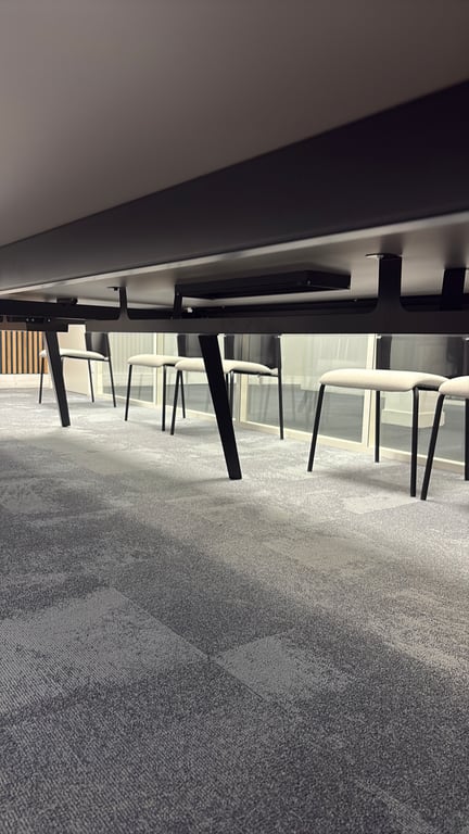 Table de réunion 150x576 cm mélaminé gris clair - 3-4