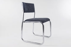 Chaise traineau en métal chromé tissu bleu