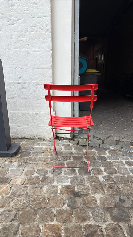 Chaise d'extérieur en métal rouge - 3-4