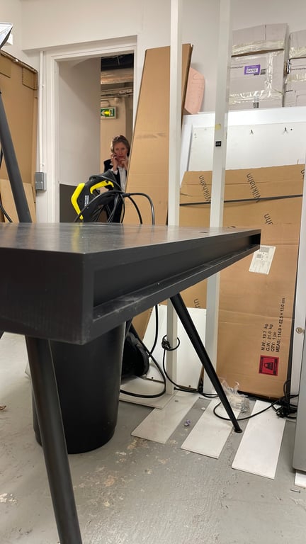 Bureau droit simple sans marque