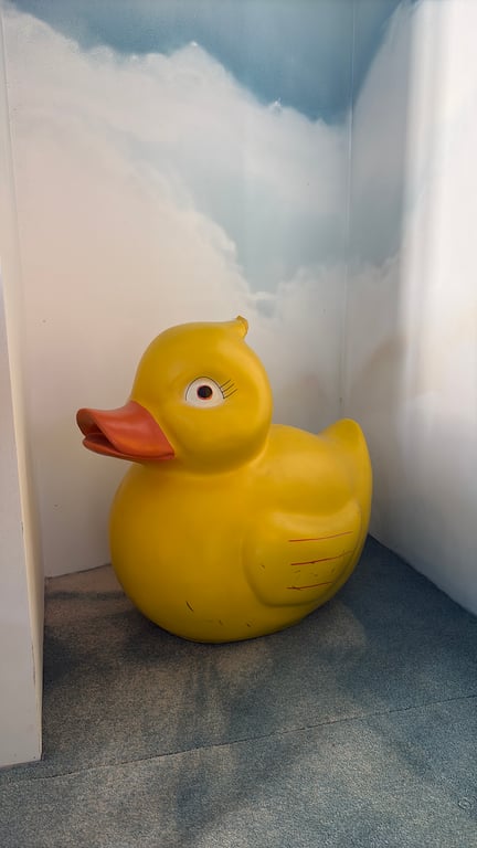 Accessoire en plastique jaune - 3-4